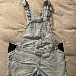 Old Navy Maternity short overalls size L